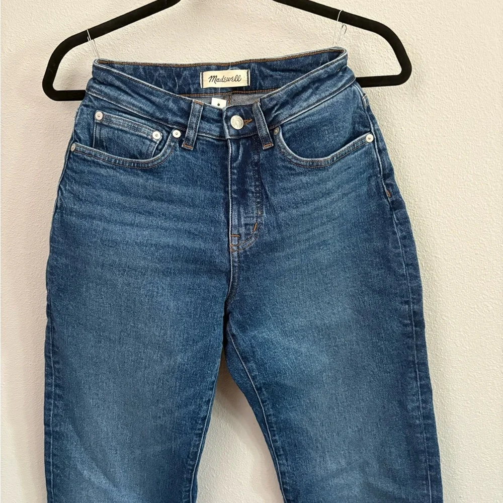 Madewell petite curvy 90s straight jean in Barlow wash - Picture 2 of 8